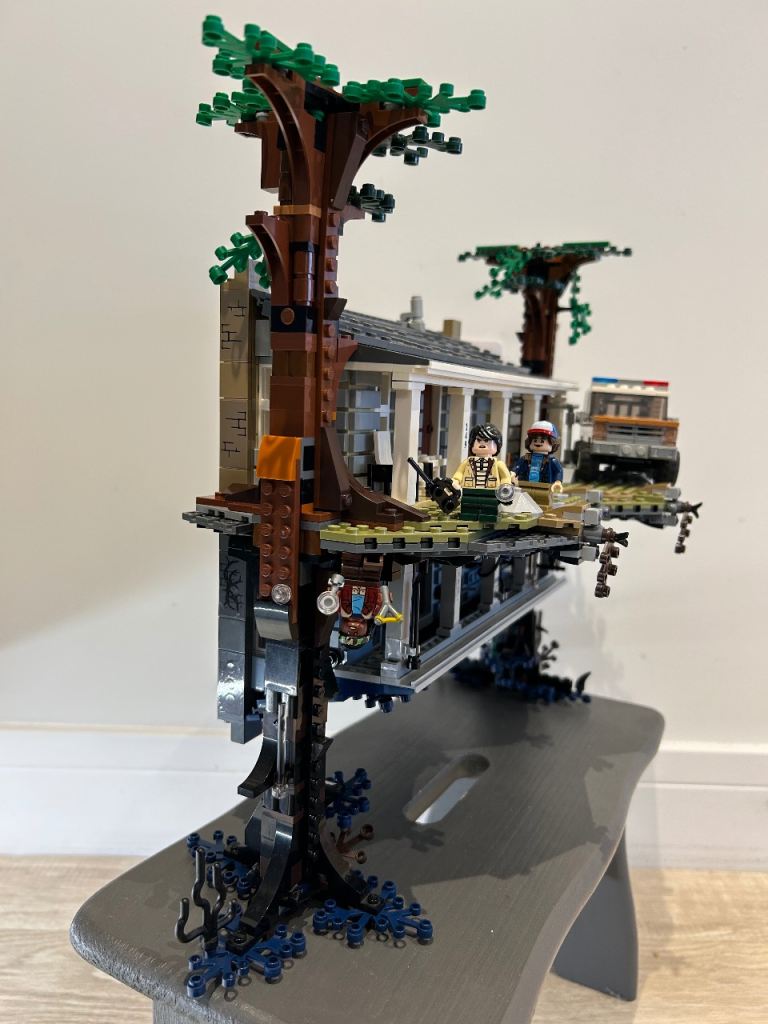 Lego 75810 stranger things upside down set 8 figures instructions box RARE RETIRED