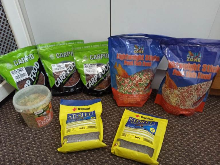 Selection  Pond Fish Food Bundle