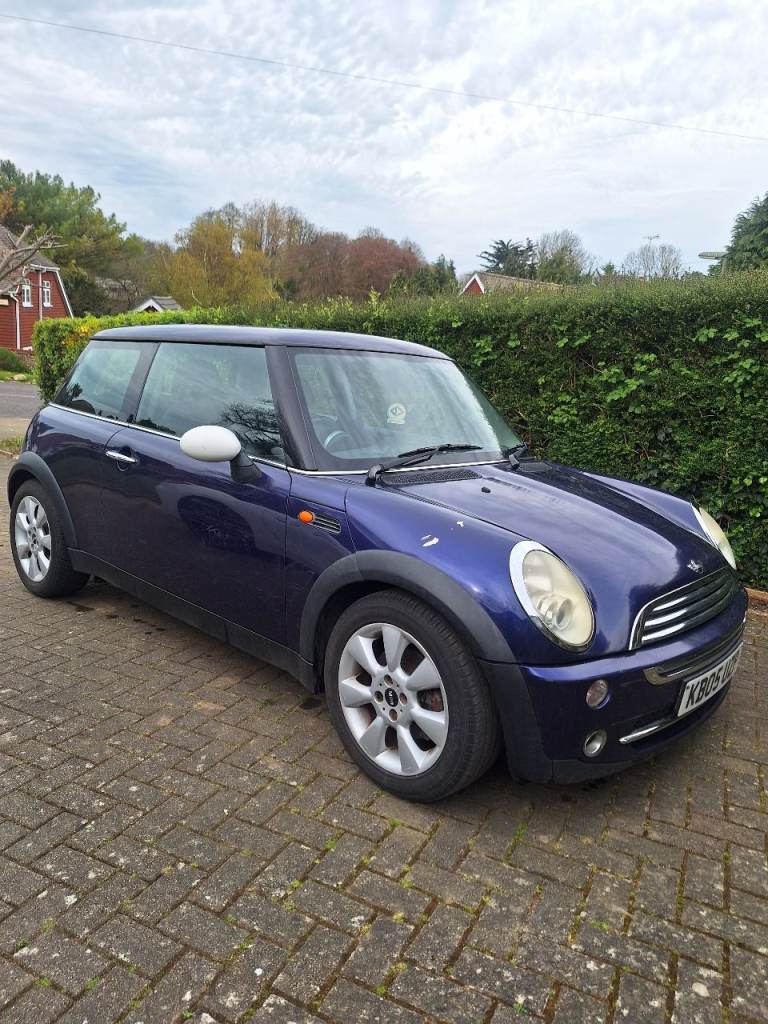 LOW MILLAGE MINI COOPER