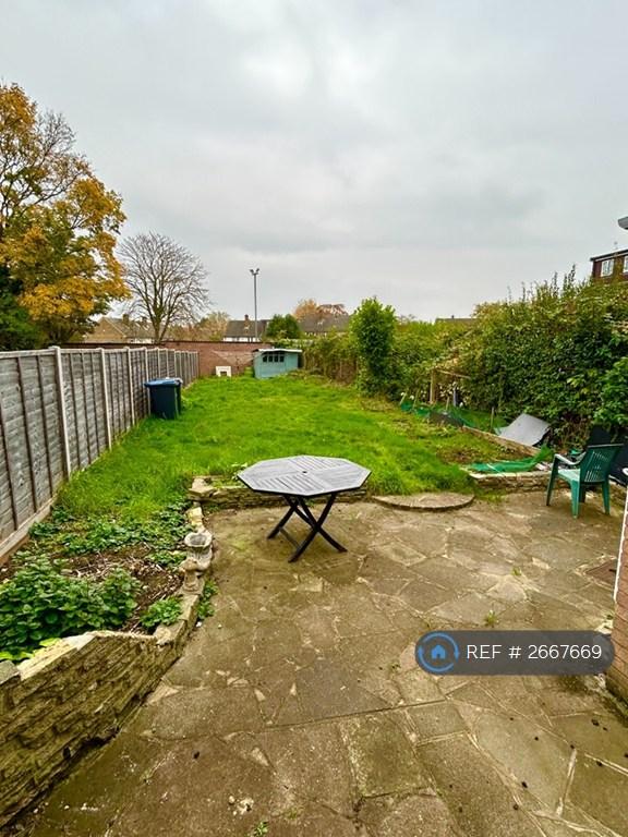 3 bedroom house in The Hides, Harlow, Essex, CM20 (3 bed) (#2667669)