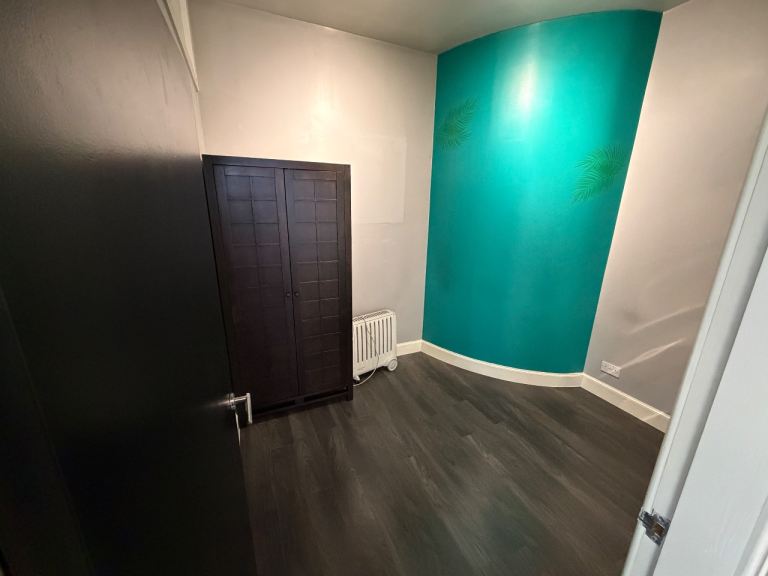 Shop rooms for rent