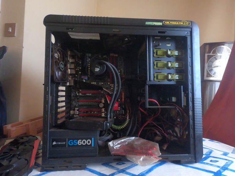 etro pc parts
nvidia limited edtion coolermaster case with
AMD 1055t @2