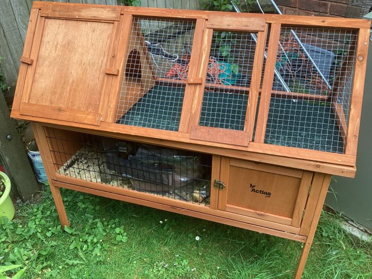 Guinea pig small hutch and run 