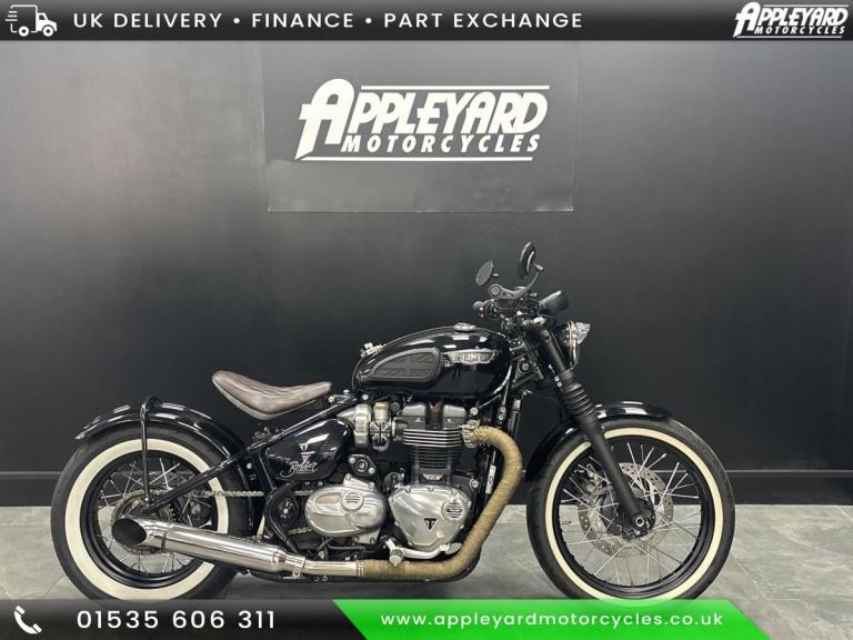 TRIUMPH BONNEVILLE BOBBER