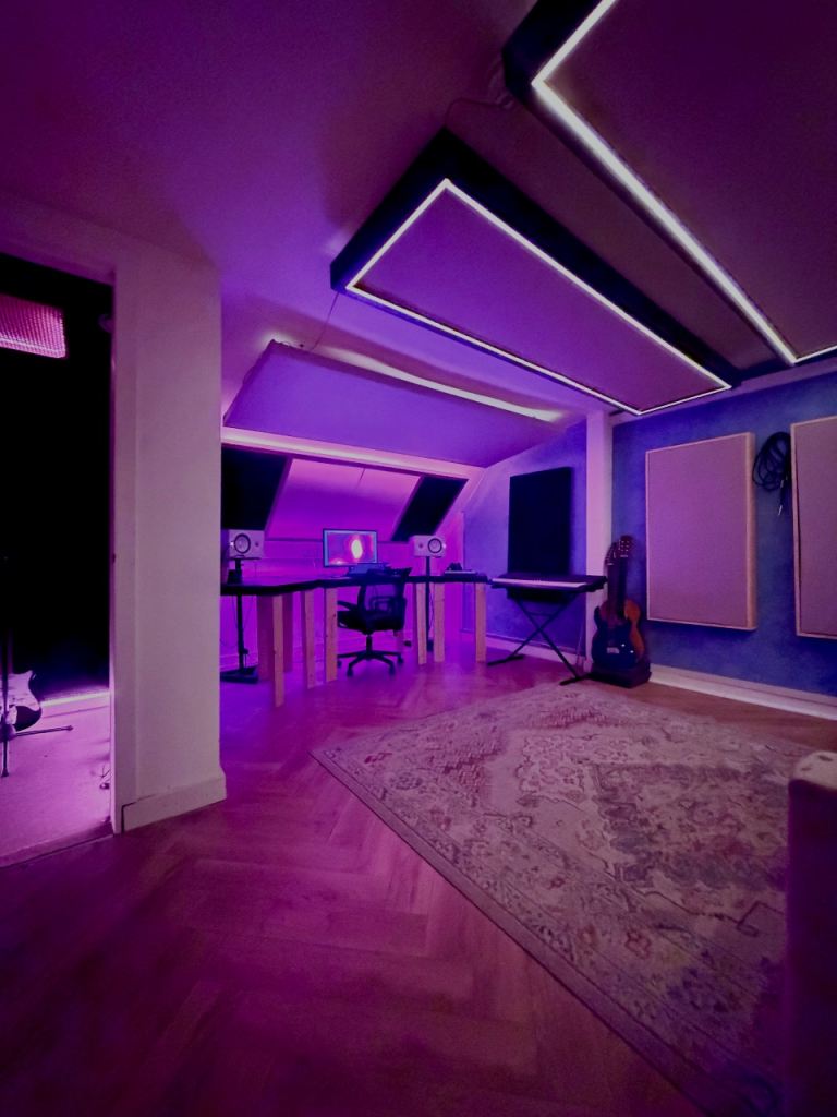 Studio share - Hither Green SE13 - £325/month, own key