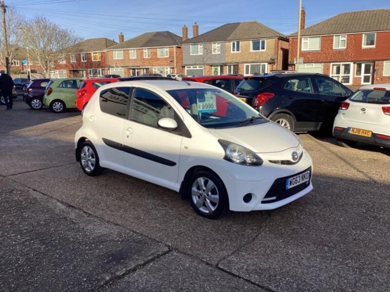 Toyota AYGO 1.0 VVT-i Move Hatchback 5dr Petrol MultiMode Euro 5 (68 ps)