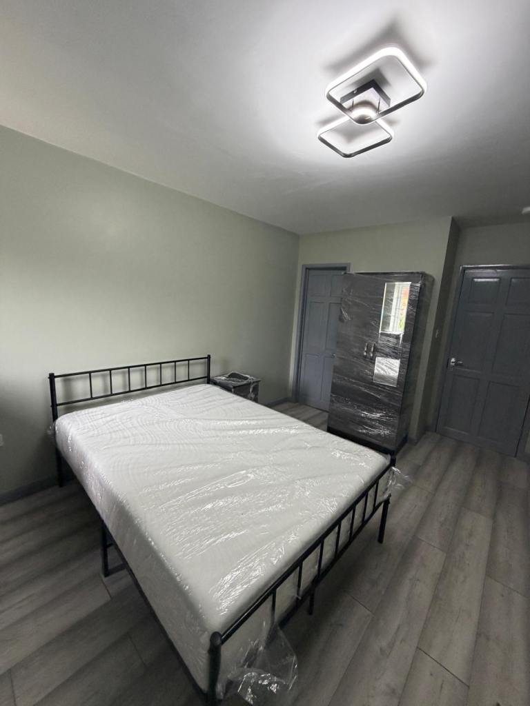 EN-SUITE DOUBLE ROOM - BRISTOL