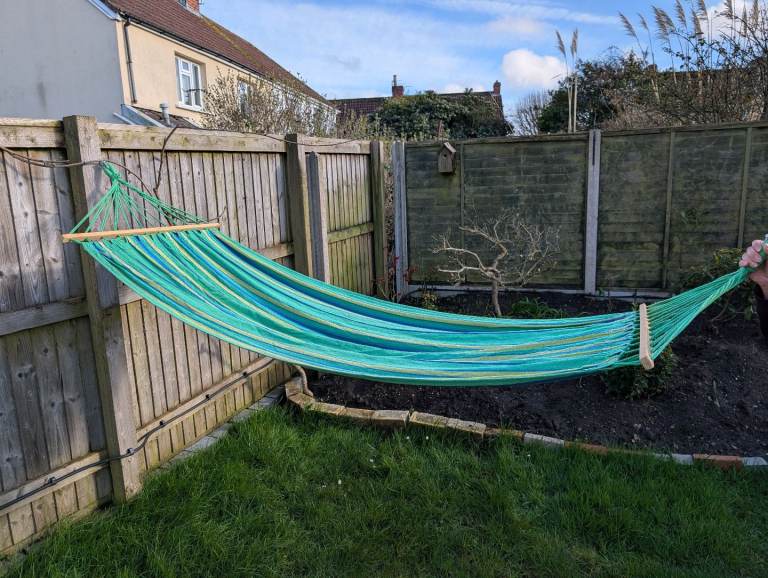 Single Hammock with Wooden Rod