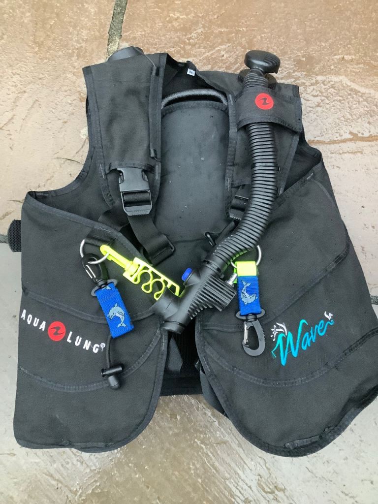 Diving equipment..Aqualung BCD size Medium in good condition….REDUCED !