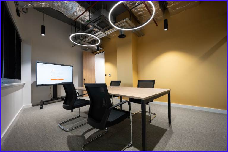 Chatham - ME4 4HW, All-inclusive access to professional office space for 4 people in Regus Pentagon