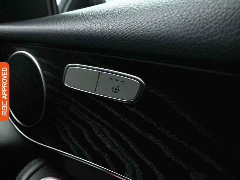 2020 Mercedes-Benz GLC 2.0 GLC300d AMG Line (Premium) SUV 5dr Diesel G-Tronic+ 4MATIC Euro 6 (s/s...