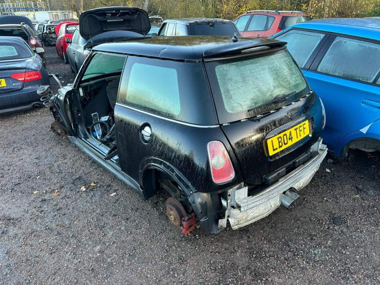 2004 MINI COOPER BLACK BREAKING SPARES PARTS