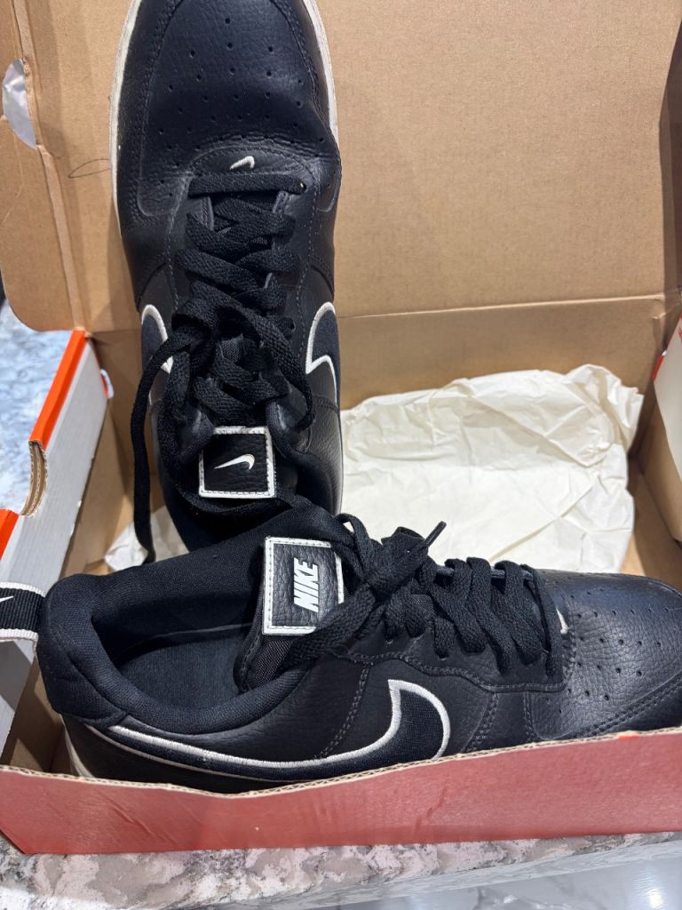 Nike Black Trainers Size 8 – Good Condition(SOLD)