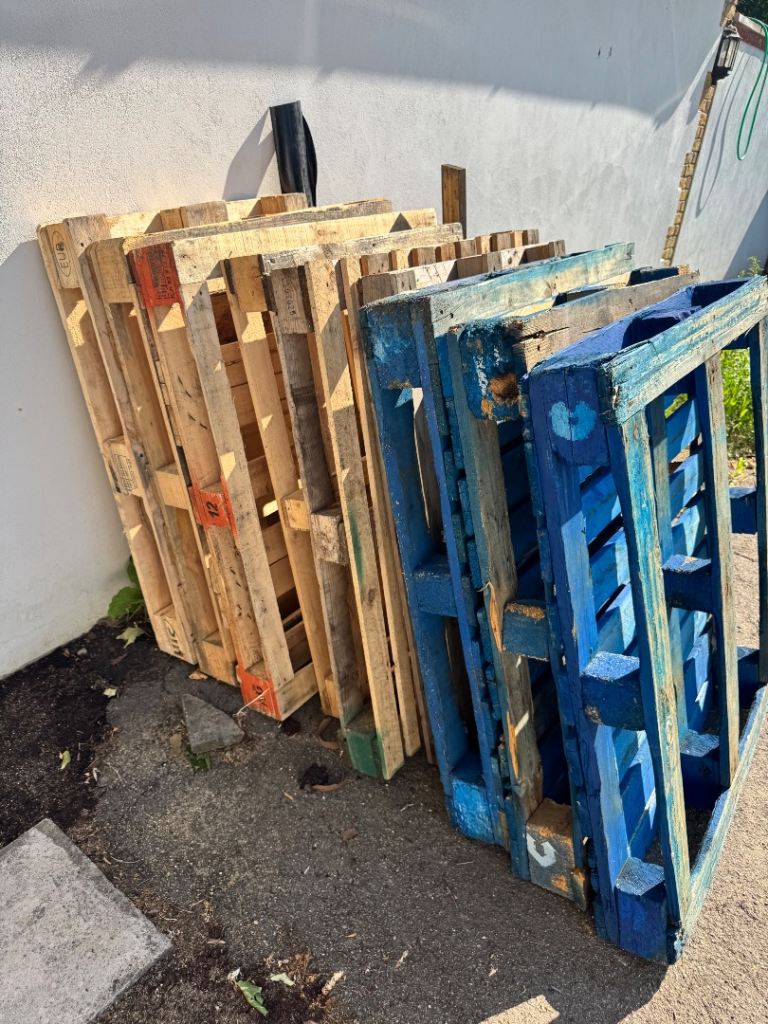 Free pallets 