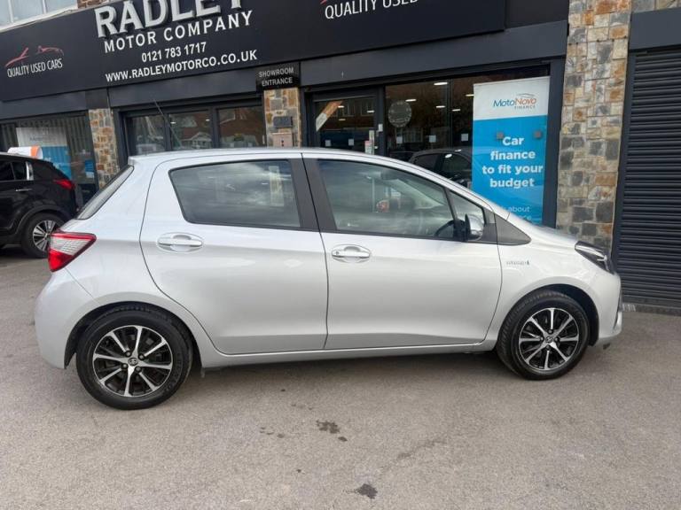 2018 Toyota Yaris 1.5 VVT-h Icon Tech Hatchback 5dr Petrol Hybrid E-CVT Euro 6 (s/s) (100 ps) Hat...