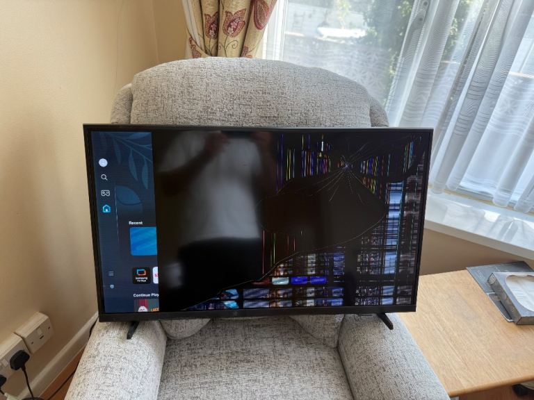 32 inch Samsung TV broken screen