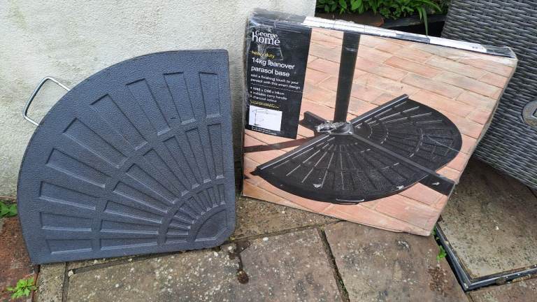 Homebase Cantilever Parasol Base – NEW and Unused