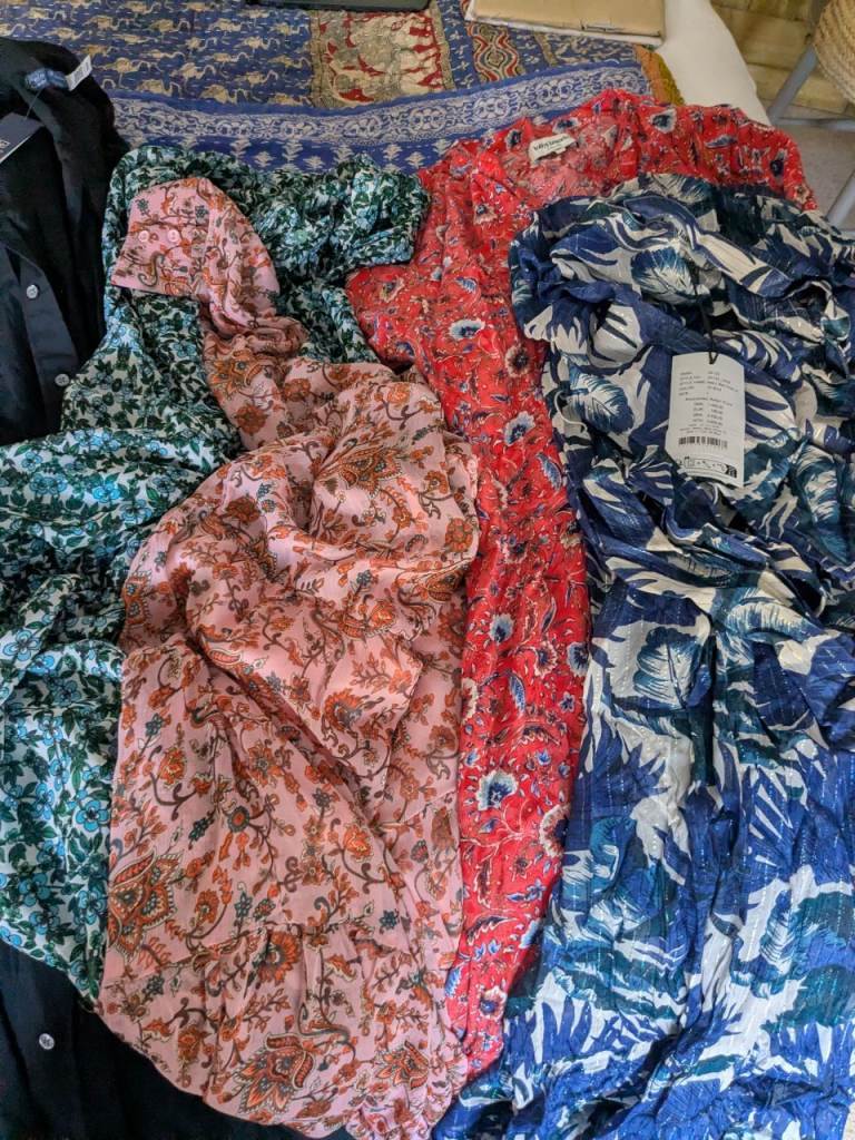 Urgent: really nice bundle of clothes to wear or to sell on eBay