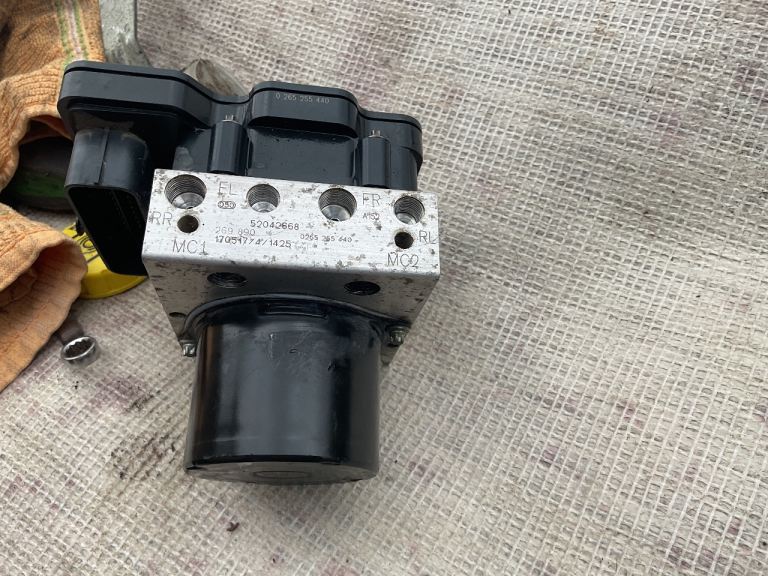 Fiat 500/Ford ka Abs module.