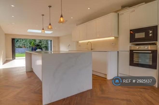4 bedroom house in Ongar Road, Brentwood, CM15 (4 bed) (#2925137)