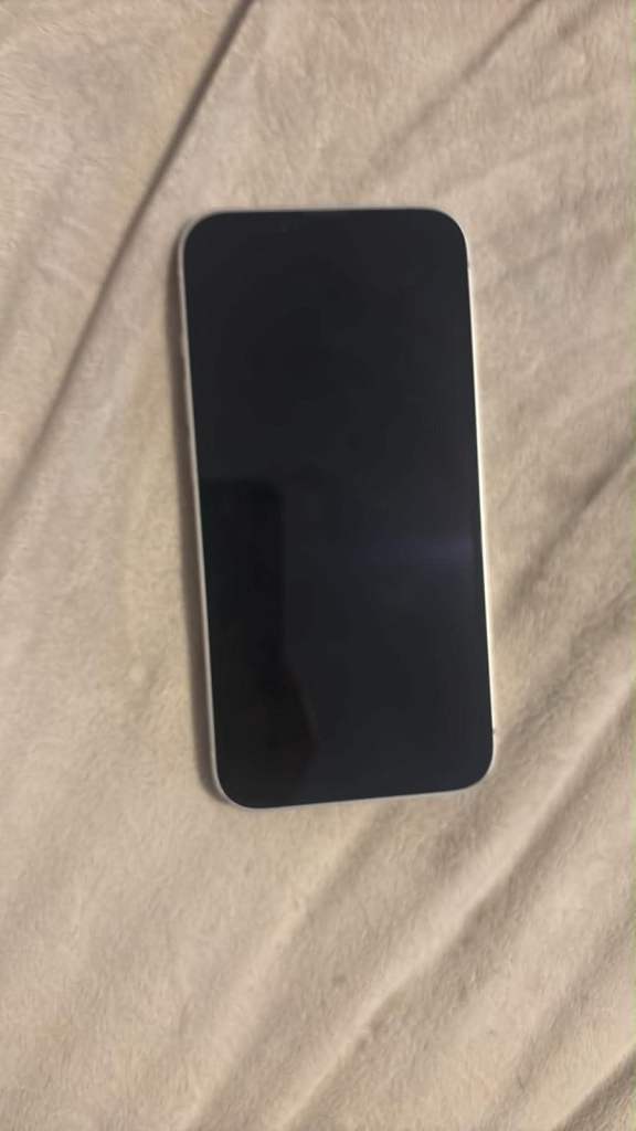 Apple iPhone 14 – Silver, Good Condition