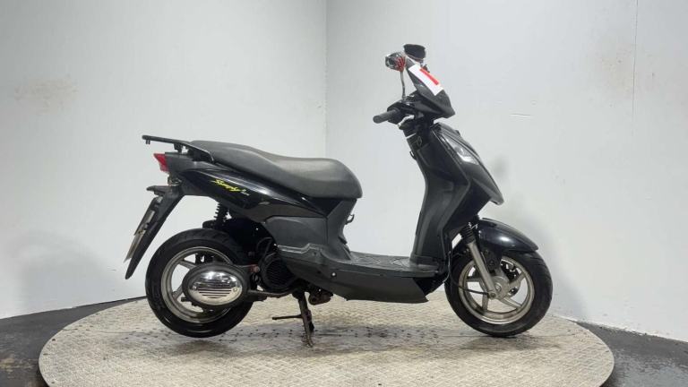 SYM Symply 125 AV12W Scooter Petrol Automatic (8 ps)