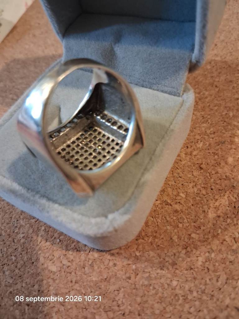 925 Sterling Silver Ring with Pave Setting – Excellent Condition