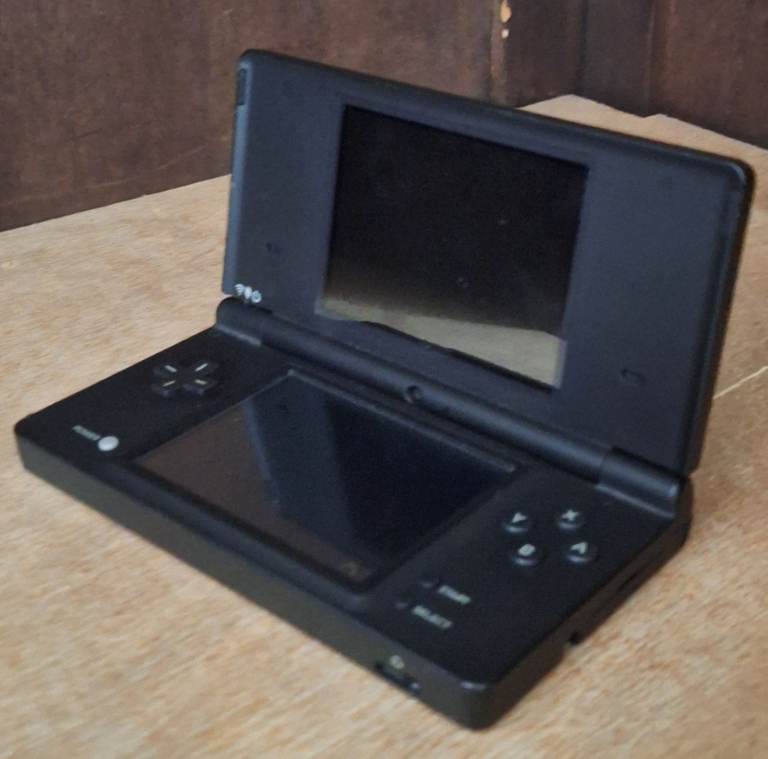Nintendo DS Lite Console – Black, Good Condition