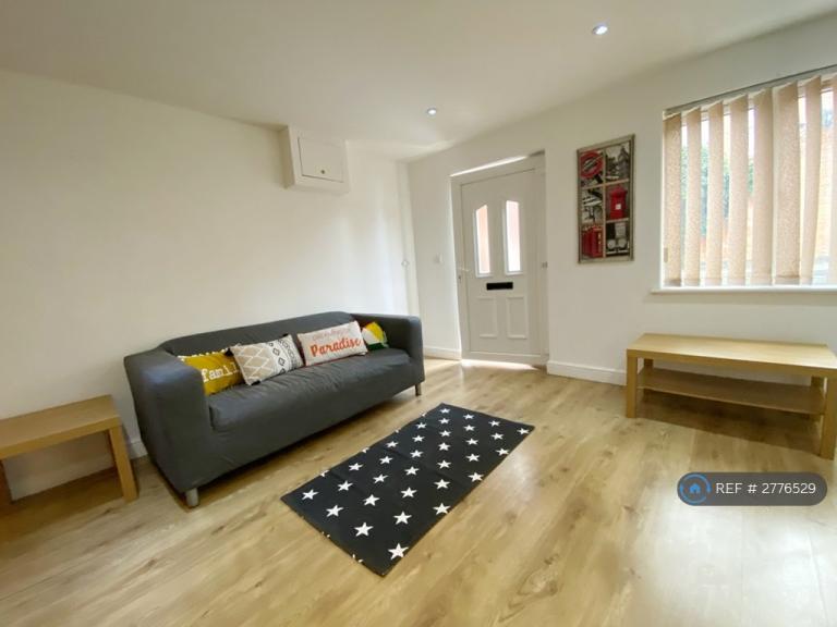 1 bedroom flat in Tyrrell House, Leicester, LE3 (1 bed) (#2776529)