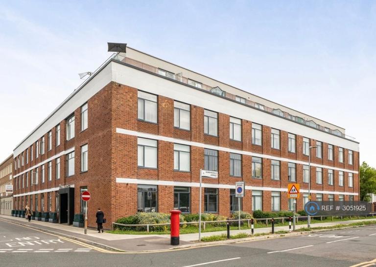 2 bedroom flat in Maltworks Apartments, Eastcote, HA4 (2 bed) (#3051925)