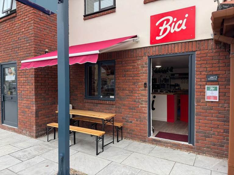 Shop to Rent in Twickenham