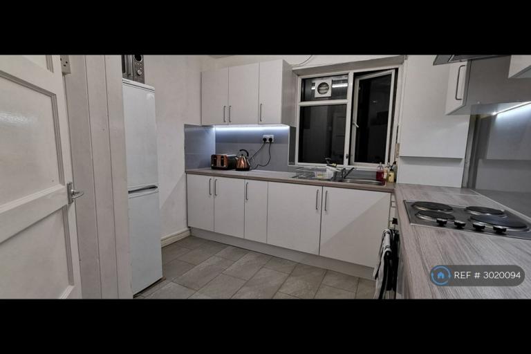 1 bedroom in Milton House, Kingston Upon Thames, KT2 (#3020094)