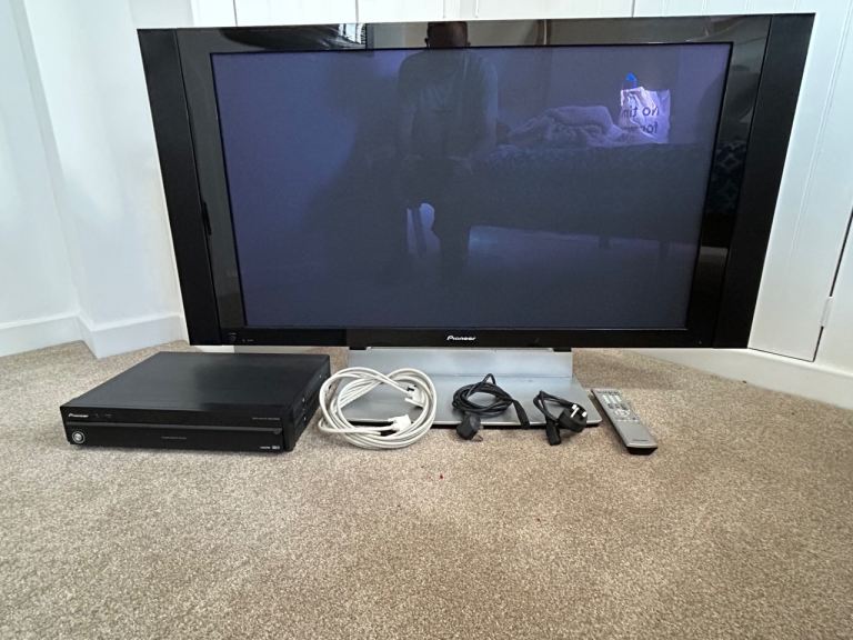 Pioneer PDP-436PE Plasma TV with Receiver and Cables