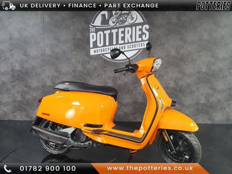 Lambretta V200 Special 200cc 4 stroke Twist and go