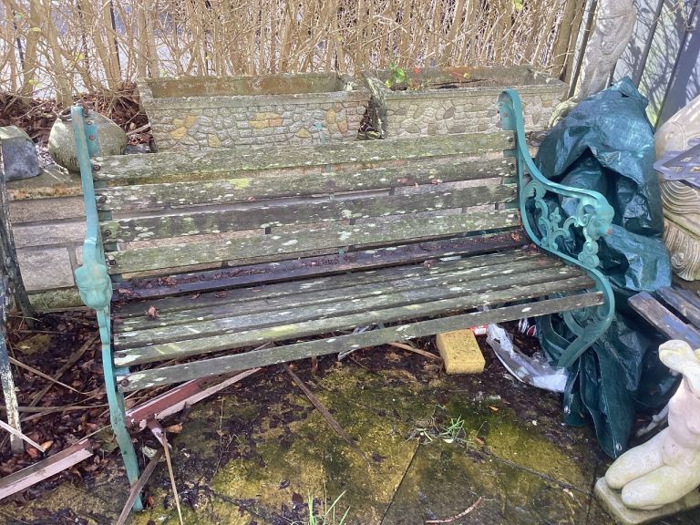 CAST IRON VINTAGE LIONS HEAD GARDEN BENCH, NEEDS SOME TLC 