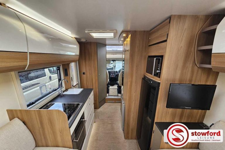 2 Berth, 2 seatbelts, Rear Lounge