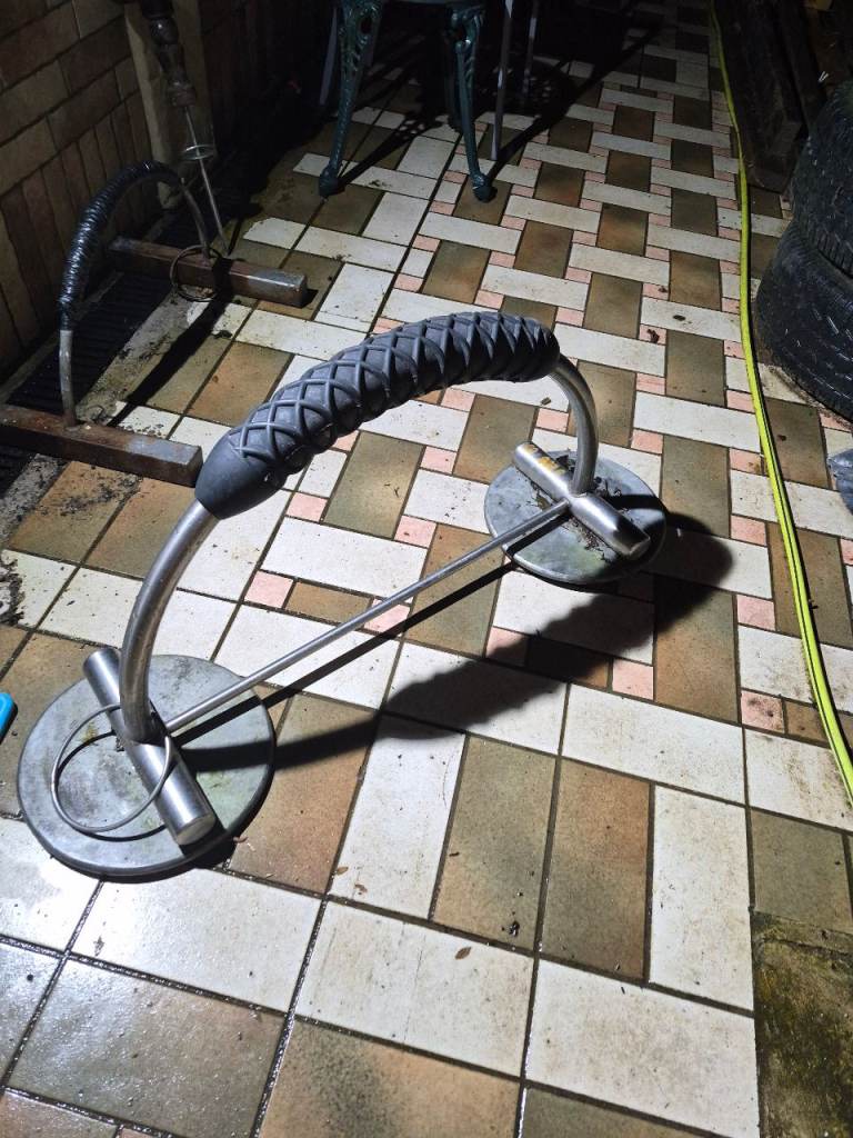 Falconary perch . For large bird