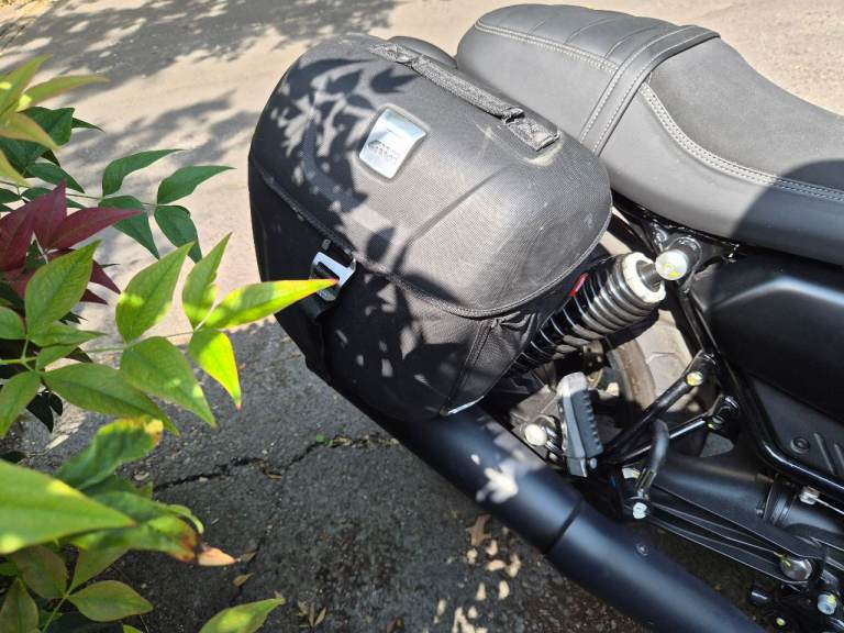 MotoGuzzi 850 Stone -GIVI Mt501S Metro-T Range Side Bag + rack, 18 L Capacity