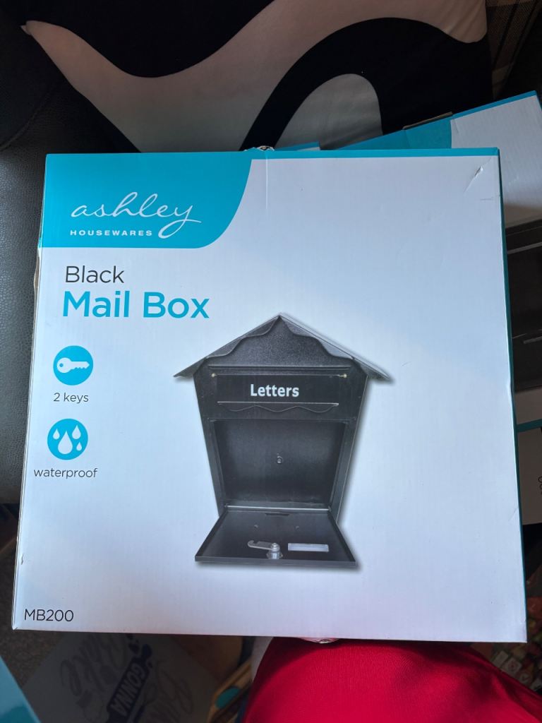 Mail box with key 