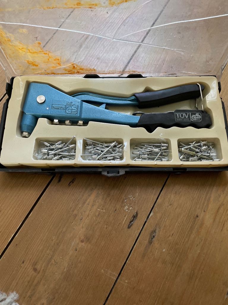 Rivet Gun Kit with Rivets – Good Condition