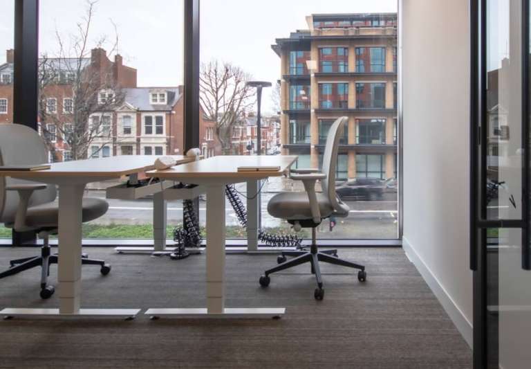 Furnished offices to rent in *Hammersmith*. Office Spaces for 4 to 600 desks W6