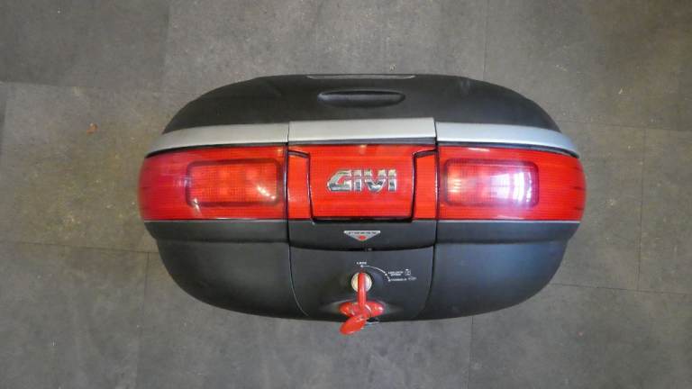 GIVI Maxia E52 Motorcycle Top Box with LED Brake Light Conversion 2 Keys & Monokey Mounting Plate