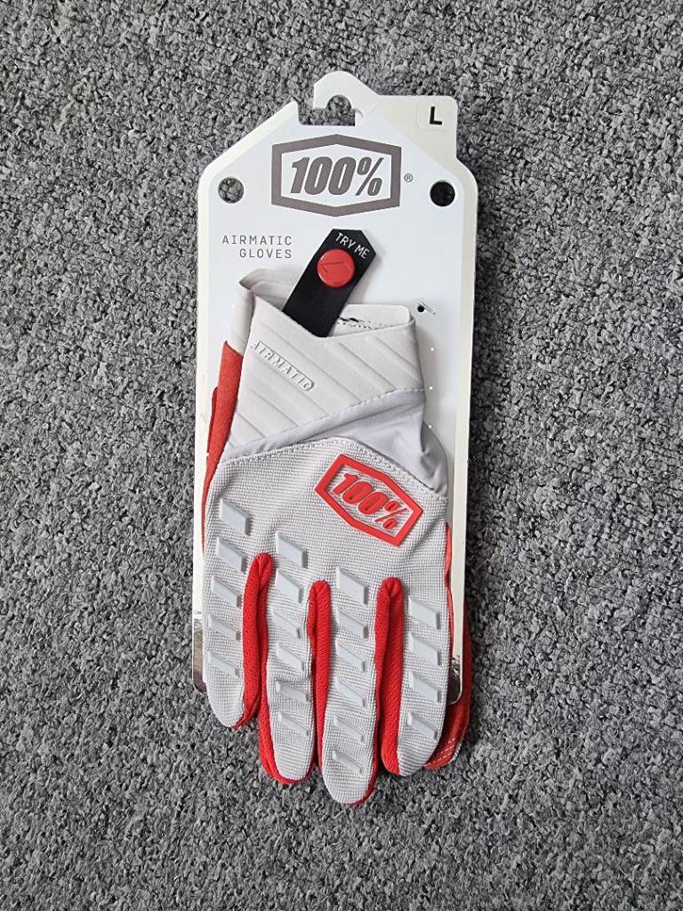 100% AIRMATIC MX GLOVES. SIZE LARGE. 
