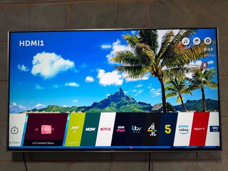 LG 49-inch Smart TV 49SJ800V – Good Condition