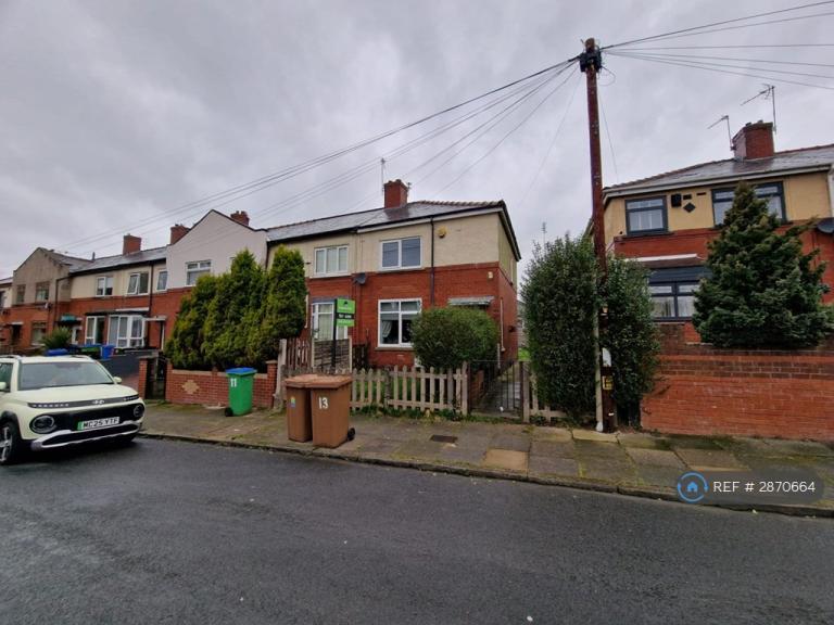 2 bedroom house in Myrtle Road, Manchester, M24 (2 bed) (#2870664)