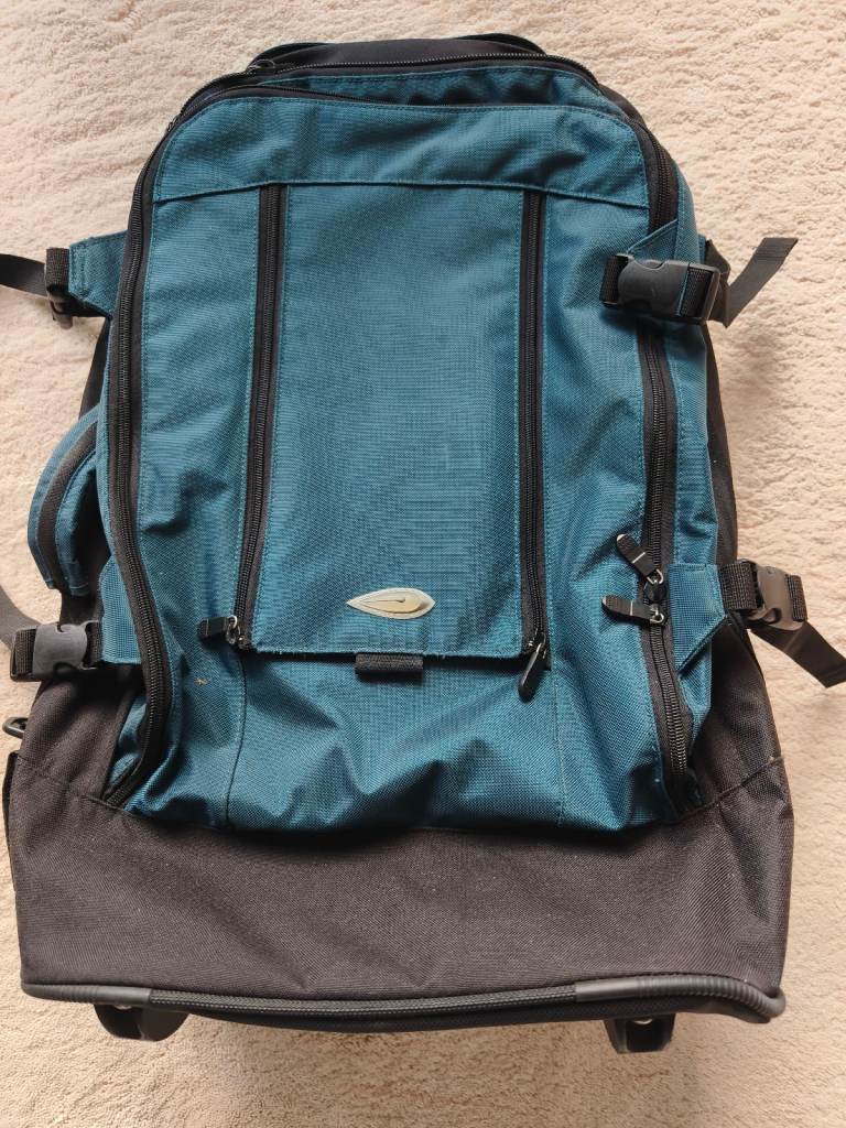 Renault travel case with wheels 