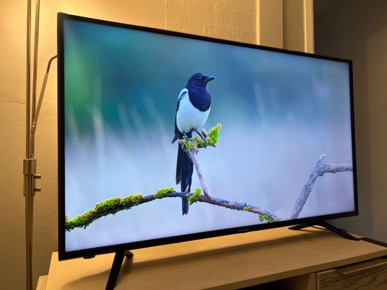 🔥 43’’ Hisence smart tv 