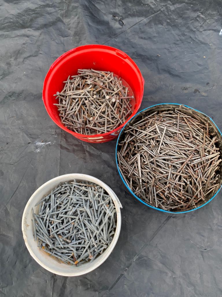 Galvanised nails for felt / shed roof work 