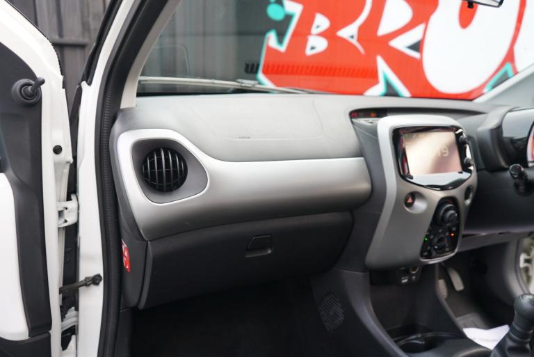 2015 Citroen C1 1.2 PureTech Feel Hatchback 5dr Petrol Manual Euro 6 (82 ps)