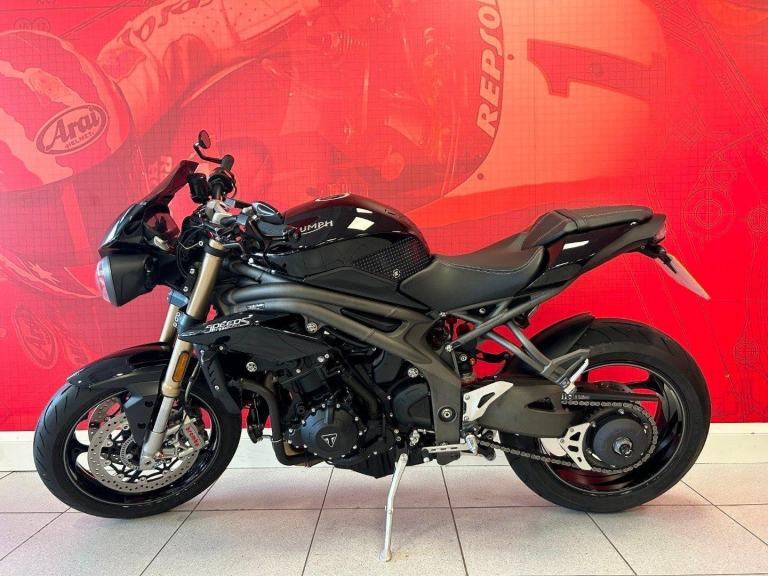 2019 TRIUMPH SPEED TRIPLE 1050 S - 6080 miles
